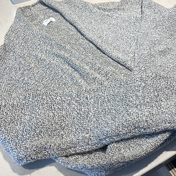 Aritzia Community Medium Duster Grey - Picture 2 of 2